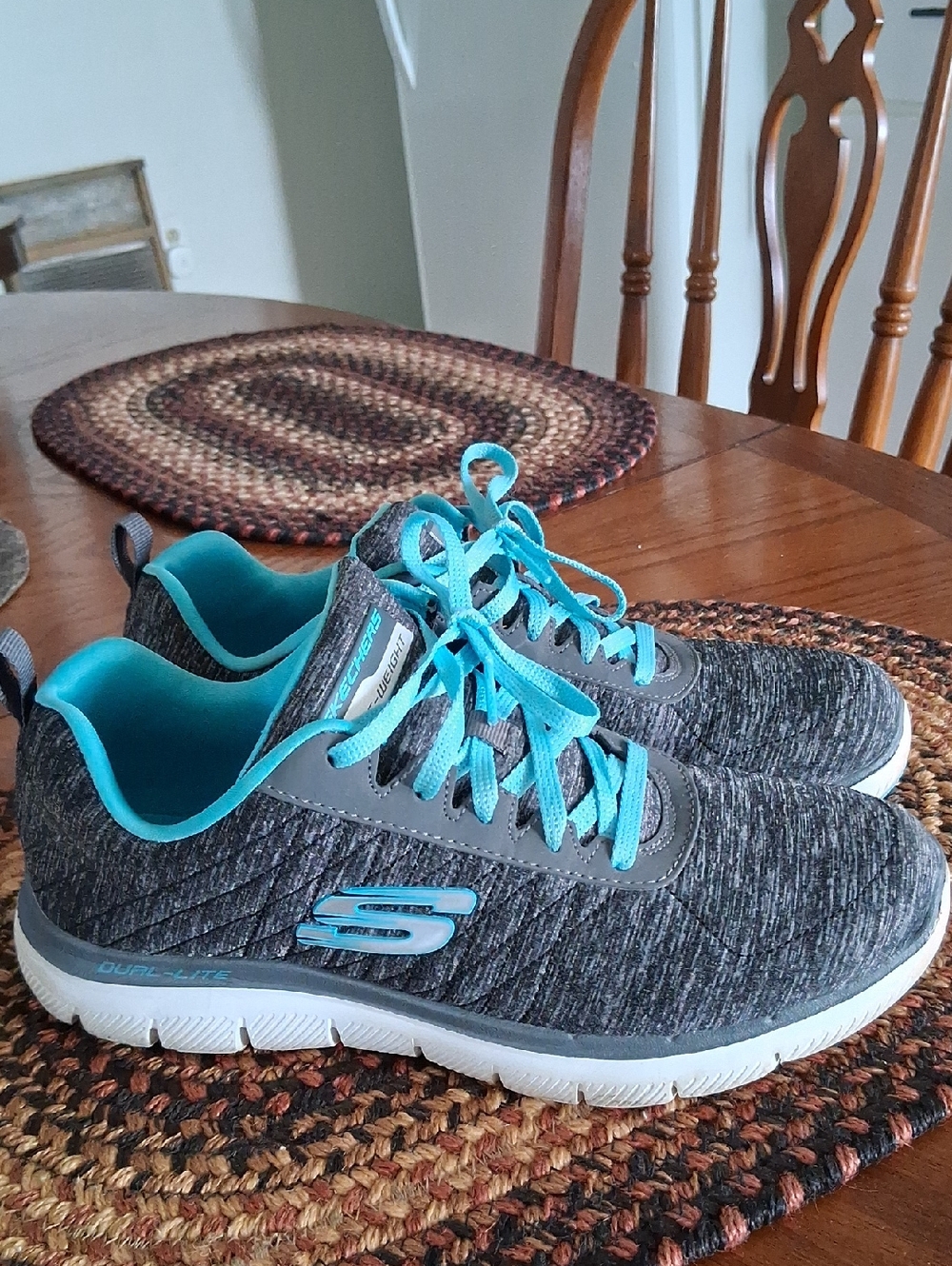 Skechers Women's Gray Sneakers with Teal Accents Sz.8